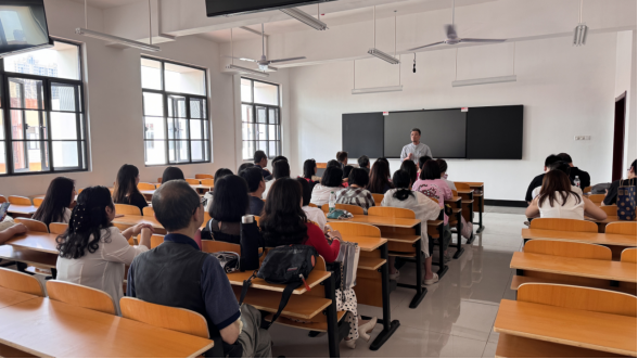 2138cn太阳集团城顺利开展2025届本科毕业论文（设计）答辩工作